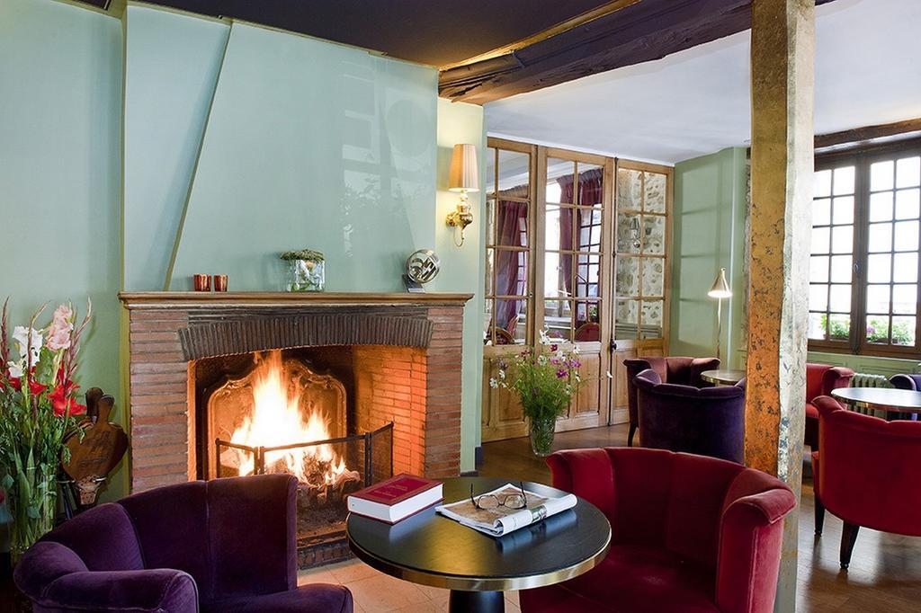 Logis - Hotel & Restaurant Du Tribunal Мортан-о-Перш Екстериор снимка